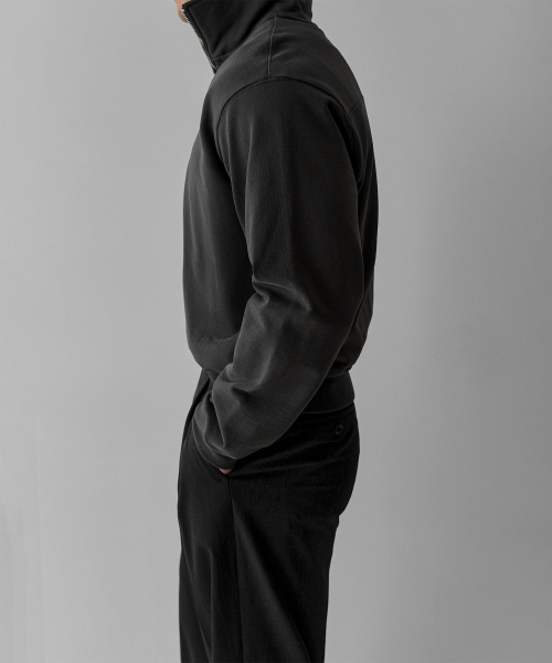 BOWLOW PRODUCT（バウロープロダクト）の「クロップミニロゴハーフジップ[チャコール]（スウェット・メンズ・その他・MEDIUM/LARGE/X-LARGE）」の4枚目の写真