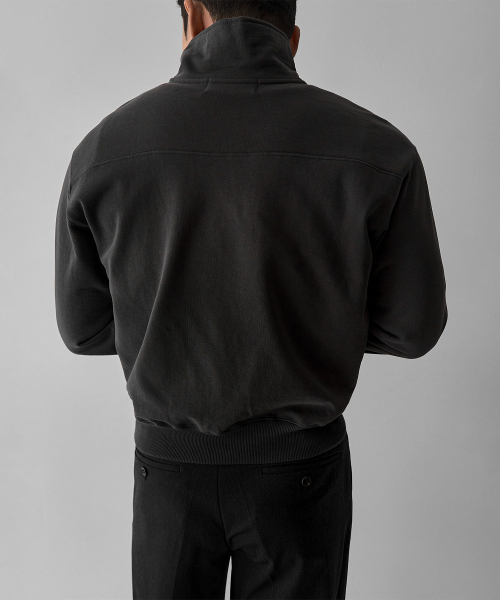 BOWLOW PRODUCT（バウロープロダクト）の「クロップミニロゴハーフジップ[チャコール]（スウェット・メンズ・その他・MEDIUM/LARGE/X-LARGE）」の5枚目の写真
