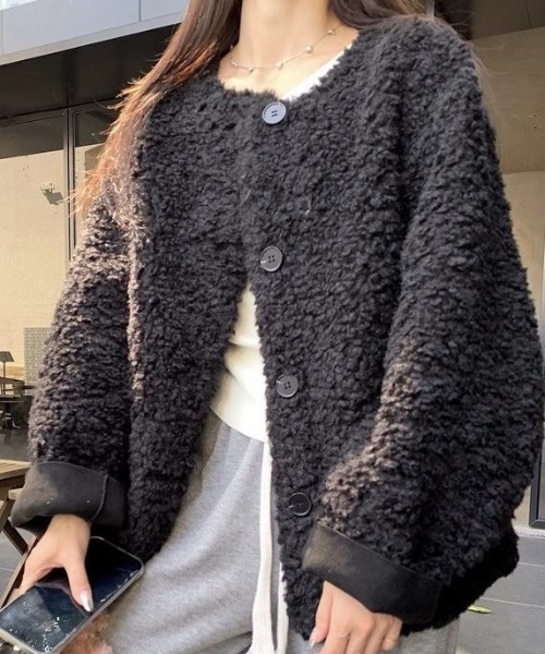 NANEA(ナネア)の「ボアノーカラージャケット(その他アウター・レディース・ブラック/ベージュ・MEDIUM/LARGE)」の13枚目の写真