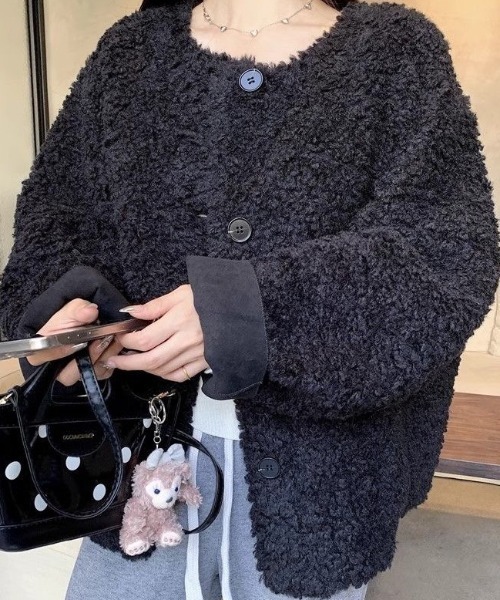 NANEA(ナネア)の「ボアノーカラージャケット(その他アウター・レディース・ブラック/ベージュ・MEDIUM/LARGE)」の3枚目の写真