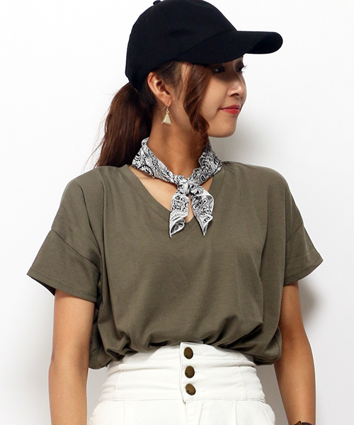 VENCEEXCHANGE(ヴァンスエクスチェンジ)の「バンダナ付きVネックT(Tシャツ/カットソー・レディース・ブラック/オリーブ/ピンク/オフホワイト・MEDIUM)」の3枚目の写真