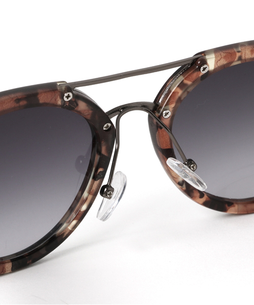 rovtski(ロフトスキー)の「モザイク柄ステー付 Kモードサングラス(サングラス・メンズ・ブラウン/ピンク/オレンジ・FREE)」の8枚目の写真