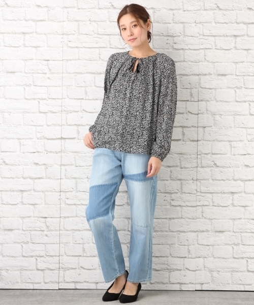 LEPSIM(レプシィム)の「アムンゼン2WAYブラウス 735937(シャツ/ブラウス・レディース・ブラック/グレイッシュベージュ/ネイビー/ホワイト/ブラウン・FREE)」の6枚目の写真