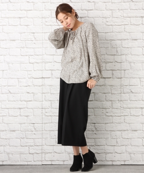 LEPSIM(レプシィム)の「アムンゼン2WAYブラウス 735937(シャツ/ブラウス・レディース・ブラック/グレイッシュベージュ/ネイビー/ホワイト/ブラウン・FREE)」の7枚目の写真