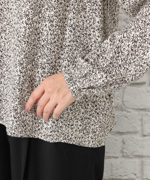 LEPSIM(レプシィム)の「アムンゼン2WAYブラウス 735937(シャツ/ブラウス・レディース・ブラック/グレイッシュベージュ/ネイビー/ホワイト/ブラウン・FREE)」の15枚目の写真