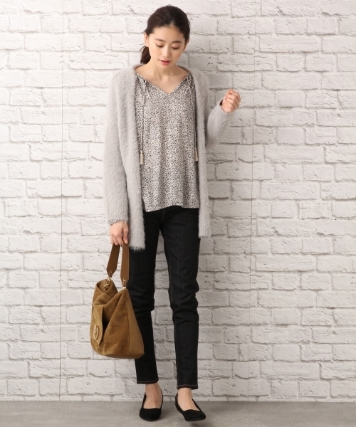 LEPSIM(レプシィム)の「アムンゼン2WAYブラウス 735937(シャツ/ブラウス・レディース・ブラック/グレイッシュベージュ/ネイビー/ホワイト/ブラウン・FREE)」の19枚目の写真