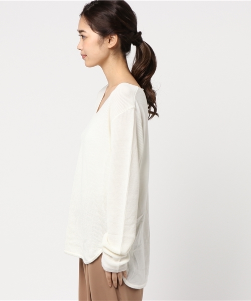 STUDIOUS（ステュディオス）の「【STUDIOUS】ウール混畔編みヘムラウンドニット（ニット/セーター・レディース・ホワイト/グレー・FREE）」の4枚目の写真