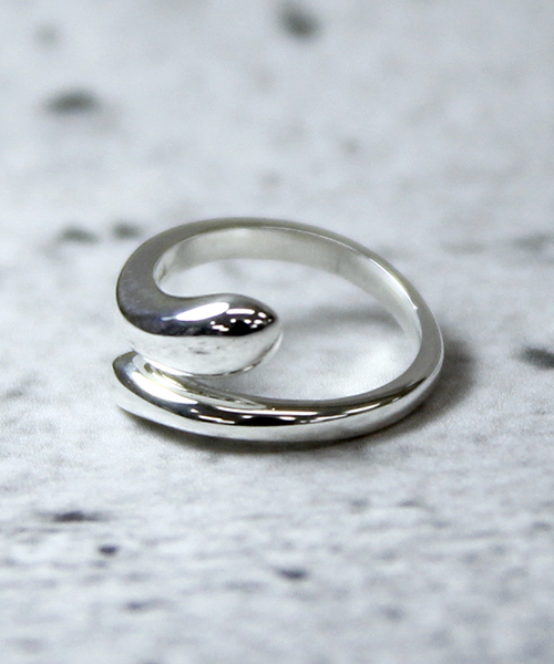 YArKA（ヤーカ）の「【YArKA/ヤーカ】silver925 thick pole design ring[thi2]/シックポールデザインリング（リング・レディース・シルバー/イエローゴールド・#13/#11/#9/#15/#17/#19/#21）」の3枚目の写真