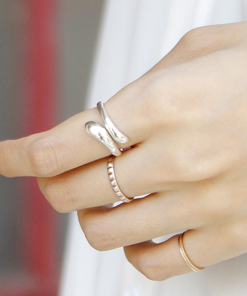 YArKA（ヤーカ）の「【YArKA/ヤーカ】silver925 thick pole design ring[thi2]/シックポールデザインリング（リング・レディース・シルバー/イエローゴールド・#13/#11/#9/#15/#17/#19/#21）」の8枚目の写真