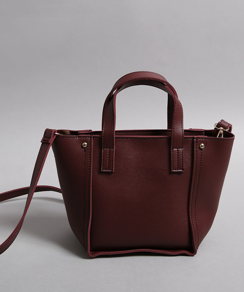 PLAIN CLOTHING（プレーンクロージング）の「フェイクレザー2wayショルダーバッグ【PLAIN CLOTHING】（ショルダーバッグ・レディース・ベージュ/グレー/ブラック/ワイン・FREE）」の4枚目の写真