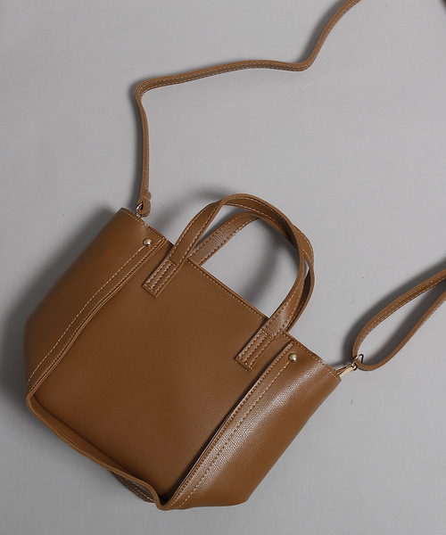 PLAIN CLOTHING（プレーンクロージング）の「フェイクレザー2wayショルダーバッグ【PLAIN CLOTHING】（ショルダーバッグ・レディース・ベージュ/グレー/ブラック/ワイン・FREE）」の12枚目の写真