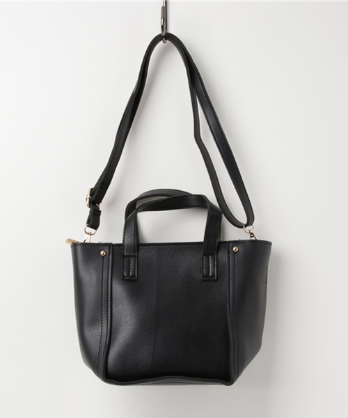 PLAIN CLOTHING（プレーンクロージング）の「フェイクレザー2wayショルダーバッグ【PLAIN CLOTHING】（ショルダーバッグ・レディース・ベージュ/グレー/ブラック/ワイン・FREE）」の9枚目の写真