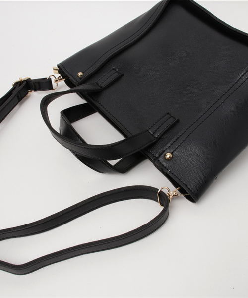 PLAIN CLOTHING（プレーンクロージング）の「フェイクレザー2wayショルダーバッグ【PLAIN CLOTHING】（ショルダーバッグ・レディース・ベージュ/グレー/ブラック/ワイン・FREE）」の8枚目の写真