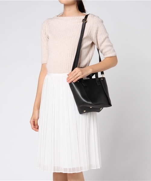 PLAIN CLOTHING（プレーンクロージング）の「フェイクレザー2wayショルダーバッグ【PLAIN CLOTHING】（ショルダーバッグ・レディース・ベージュ/グレー/ブラック/ワイン・FREE）」の5枚目の写真