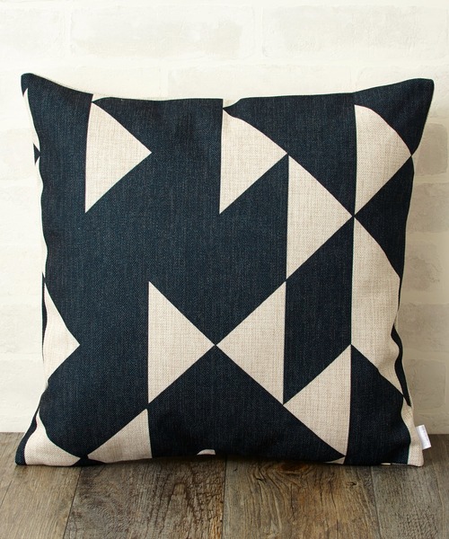 Jubilee（ジュビリー）の「北欧デザイン クッションカバー（クッション/クッションカバー・レディース・レッド/オフホワイト/ピンク/ブルー/ホワイト×ブラック/ナチュラル/カラフル/ブラック×ブルー/イエロー/ブラック×ホワイト/レッド系その他/ホワイト系その他/マスタード/レモンイエロー/ブラック/ピンク系その他/ダークパープル/ミント/ネイビー/ネイビー×ホワイト/ロイヤルブルー/ダークグリーン/ダークオレンジ/グリーン/パープル/ブラック系その他/イエロー×グレー/ダークブラウン/オレンジ/ブラウン・FREE）」の6枚目の写真