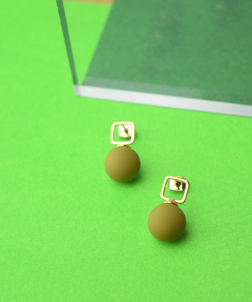 petitcro（プティクロ）の「【paris】マットボールピアス（ピアス（両耳用）・レディース・オレンジ/レッド/ピンク/グレー/ネイビー/グリーン・ONE SIZE）」の3枚目の写真