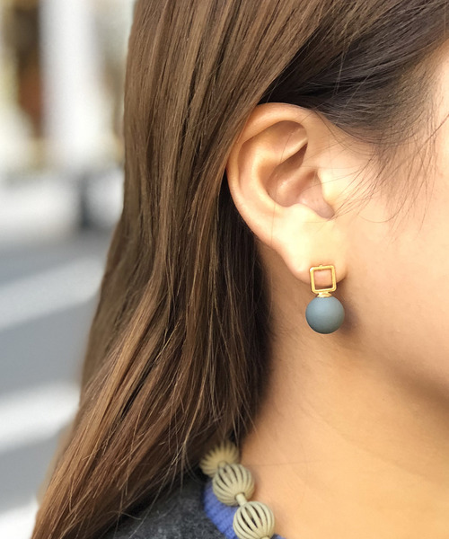 petitcro（プティクロ）の「【paris】マットボールピアス（ピアス（両耳用）・レディース・オレンジ/レッド/ピンク/グレー/ネイビー/グリーン・ONE SIZE）」の7枚目の写真