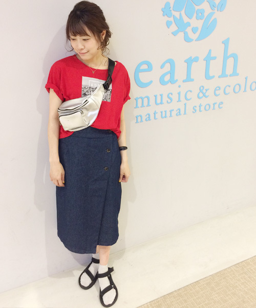 earth music&ecology(アースミュージックアンドエコロジー)の「・デニムナロースカート ●(デニムスカート・レディース・インディゴブルー・FREE)」の11枚目の写真