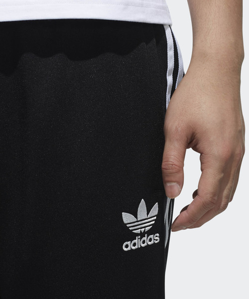 adidas（アディダス）の「クロップド トラックパンツ [AC 7/8 PANTS] アディカラー / adicolor オリジナルス（その他パンツ・メンズ・ブラック/ネイビー・X-SMALL/SMALL/MEDIUM/LARGE/X-LARGE/XX-LARGE/XXX-LARGE）」の9枚目の写真