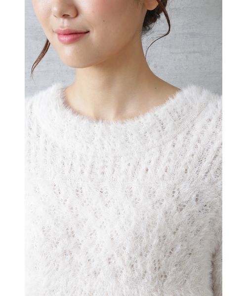 NATURAL BEAUTY BASIC（ナチュラルビューティーベーシック）の「フェザーアイレットニット（ニット/セーター・レディース・オフホワイト/ピンク/キャメル・MEDIUM）」の7枚目の写真