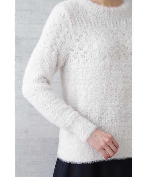 NATURAL BEAUTY BASIC（ナチュラルビューティーベーシック）の「フェザーアイレットニット（ニット/セーター・レディース・オフホワイト/ピンク/キャメル・MEDIUM）」の8枚目の写真