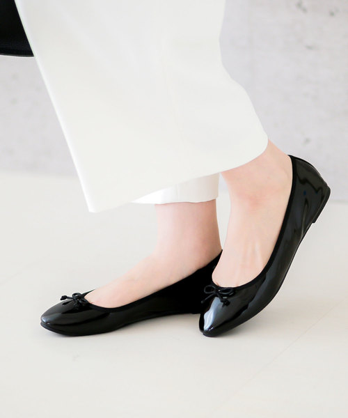 menue(メヌエ)の「フラット ラウンドトゥ バレエシューズ(バレエシューズ・レディース・シルバー/ブラック系その他/イエロー/レッド/ドット/ライトグレー/コーラルピンク/ホワイト/ブラック/レオパード/その他/ラベンダー/ピンクベージュ/ブルー/グレイッシュベージュ/チェック/ブラック系その他2/パープル系その他/オレンジ系その他/ダークブラウン/その他1/グレイッシュブルー/ダークグリーン/アニマル/その他2・22.0cm/23.0cm/25.0cm/22.5cm/24.0cm/25.5cm/26.0cm/23.5cm/21.5cm/24.5cm/26.5cm/27.0cm)」の4枚目の写真