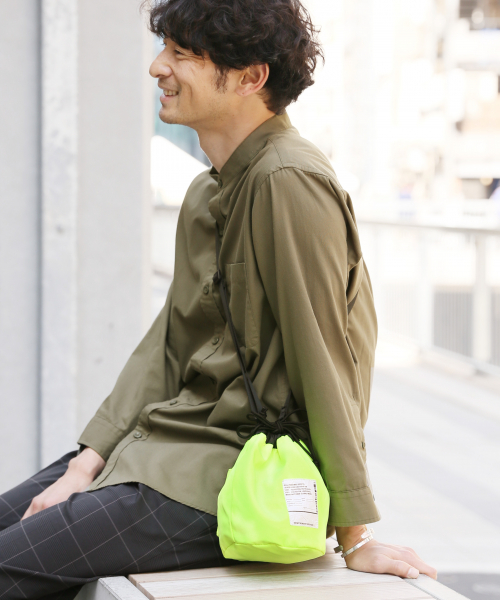 GLOBAL WORK（グローバルワーク）の「ツイルリバーシブルキンチャク/830760（ショルダーバッグ・メンズ・オレンジ/ターコイズブルー/イエロー・FREE）」の3枚目の写真