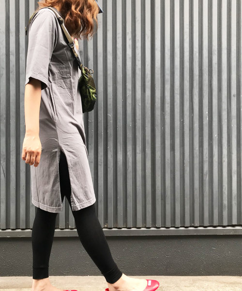 Born（ボーン）の「Born Wide Sleeve One-piece/ボーン ワイド スリーブ ワンピース（ワンピース・レディース・オフホワイト/サックスブルー/ブラウン系その他/ダークグレー・FREE）」の2枚目の写真