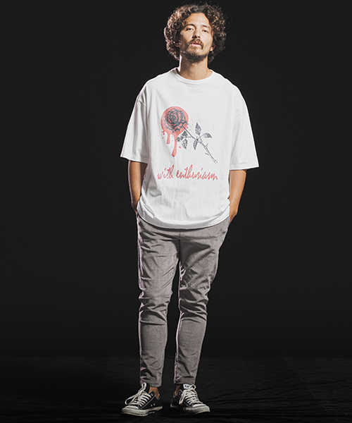 Jih Nunc(ジーヌンク)の「mt6059-ビッグシルエットプリントTシャツ -ROSE WITH ENTHUSIASM-(Tシャツ/カットソー・メンズ・ブラック/ホワイト・M/L)」の5枚目の写真