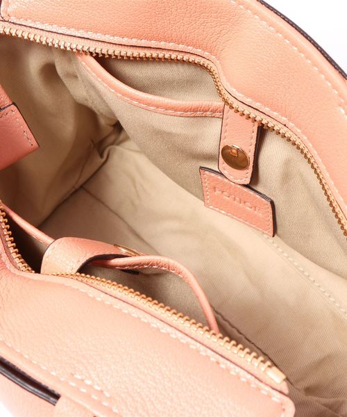 PotioR(ポティオール)の「【PotioR】ひとつボタンバッグ(ハンドバッグ・レディース・ベージュ/ネイビー/ピンク/アイボリー・FREE)」の7枚目の写真