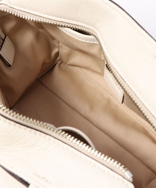 PotioR(ポティオール)の「【PotioR】ひとつボタンバッグ(ハンドバッグ・レディース・ベージュ/ネイビー/ピンク/アイボリー・FREE)」の6枚目の写真