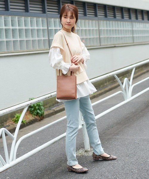 one after another NICE CLAUP（ワンアフターアナザーナイスクラップ）の「リボン付き合皮編みミニショルダーバッグ（ショルダーバッグ・レディース・オフホワイト/ブラウン/ベージュ・FREE）」の15枚目の写真