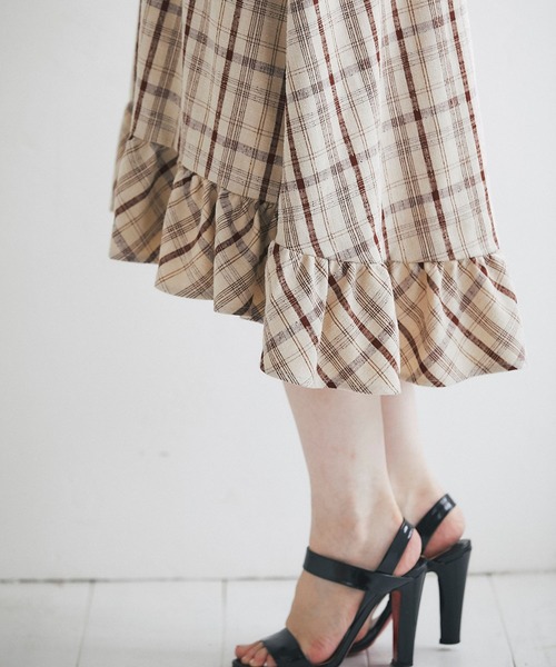 tocco closet(トッコ クローゼット)の「後ろりぼん付きフリル装飾ウエストシャーリングチェック柄ワンピース(ワンピース・レディース・ブラウン/ブラック・M)」の11枚目の写真