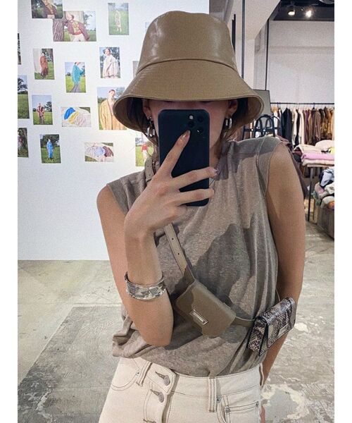 MURUA（ムルーア）の「シンセティックレザーバケットハット（ハット・レディース・ブラック/ベージュ・FREE）」の4枚目の写真