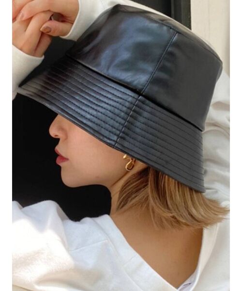 MURUA（ムルーア）の「シンセティックレザーバケットハット（ハット・レディース・ブラック/ベージュ・FREE）」の5枚目の写真