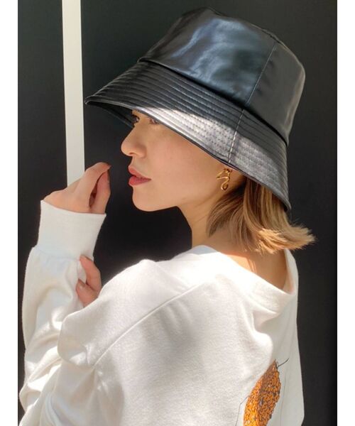 MURUA（ムルーア）の「シンセティックレザーバケットハット（ハット・レディース・ブラック/ベージュ・FREE）」の9枚目の写真