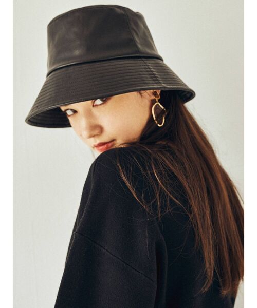 MURUA（ムルーア）の「シンセティックレザーバケットハット（ハット・レディース・ブラック/ベージュ・FREE）」の21枚目の写真