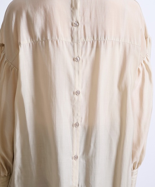 DouDou(ドゥドゥ)の「【WEB限定】【前後2WAY】バックボタンタックブラウス(シャツ/ブラウス・レディース・ベージュ/グリーン/ホワイト・FREE)」の14枚目の写真