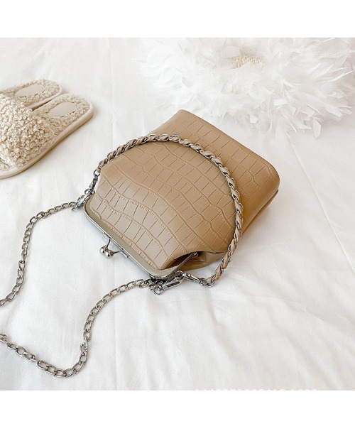 TABI PAL（タビパル）の「2wayチェーン がま口ショルダーバッグ（ショルダーバッグ・レディース・ベージュ/イエロー/グリーン/アイボリー/ブラック・FREE）」の4枚目の写真