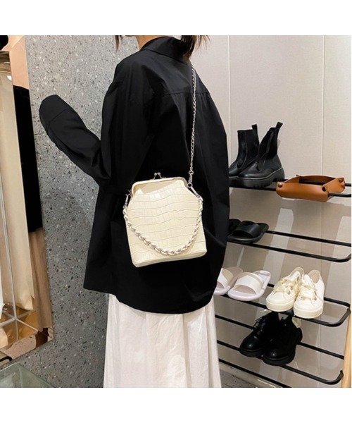 TABI PAL（タビパル）の「2wayチェーン がま口ショルダーバッグ（ショルダーバッグ・レディース・ベージュ/イエロー/グリーン/アイボリー/ブラック・FREE）」の10枚目の写真