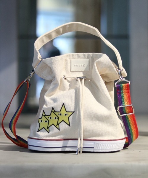 OKERU(オケル)の「OKERU/オケル/別注2way巾着バッグ/C-2(ショルダーバッグ・レディース・ホワイト/ブラック/カーキ・FREE)」の2枚目の写真