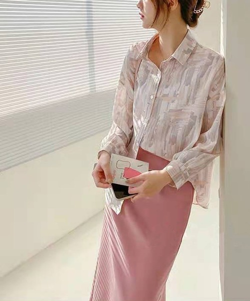 Jewelobe（ジュエローブ）の「水彩柄オーバーシャツ（シャツ/ブラウス・レディース・グリーン/ブルー/ピンク・FREE）」の3枚目の写真