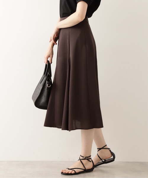 NATURAL BEAUTY BASIC（ナチュラルビューティーベーシック）の「シアーサテンゴアードスカート（スカート・レディース・ブルー/ベージュ/ブラウン・MEDIUM/X-SMALL/SMALL）」の16枚目の写真