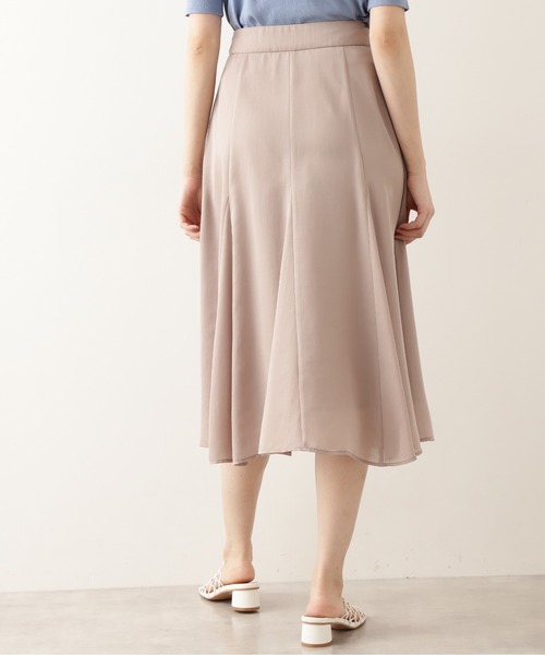 NATURAL BEAUTY BASIC（ナチュラルビューティーベーシック）の「シアーサテンゴアードスカート（スカート・レディース・ブルー/ベージュ/ブラウン・MEDIUM/X-SMALL/SMALL）」の22枚目の写真