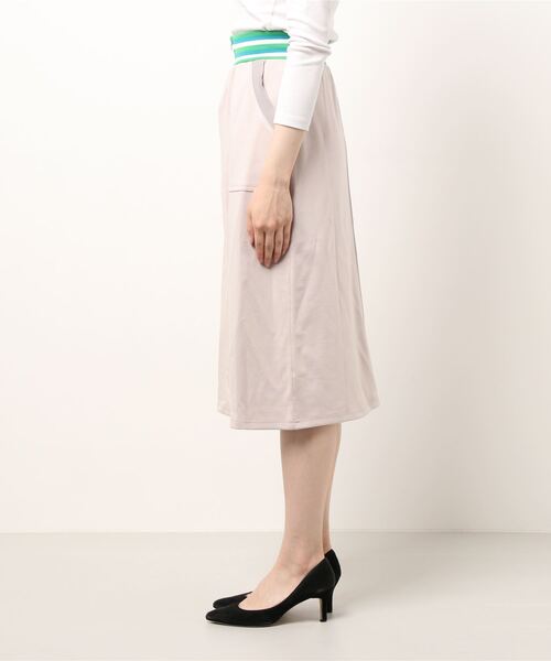 Q（キュー）の「バナルリブミモレスカート（スカート・レディース・ライトベージュ/ライトグレー・MEDIUM）」の15枚目の写真