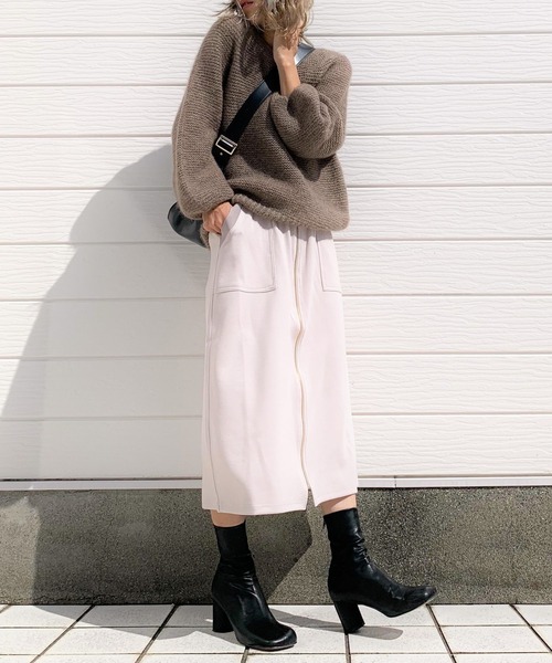 Q（キュー）の「バナルリブミモレスカート（スカート・レディース・ライトベージュ/ライトグレー・MEDIUM）」の12枚目の写真