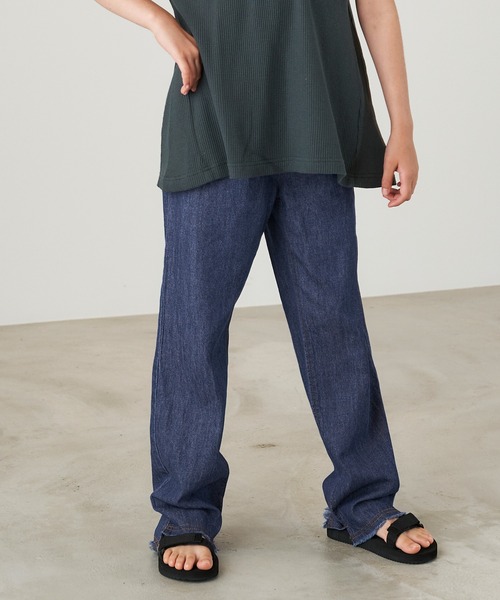 &yam(アンドヤム)の「ライトデニムカットオフデザインサイドスリットイージーパンツ(デニムパンツ・キッズ・ホワイト/インディゴブルー/サックスブルー・120-130cm/130-140cm/110-120cm/140-150cm/150-160cm)」の13枚目の写真