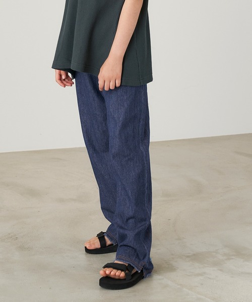 &yam(アンドヤム)の「ライトデニムカットオフデザインサイドスリットイージーパンツ(デニムパンツ・キッズ・ホワイト/インディゴブルー/サックスブルー・120-130cm/130-140cm/110-120cm/140-150cm/150-160cm)」の14枚目の写真