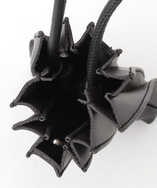 SETUP7（セットアップセブン）の「【SETUP7】プリーツPUレザーミニショルダー巾着 KNF（ショルダーバッグ・レディース・ホワイト/ブラック/ブラウン/ベージュ/ネイビー/イエロー・FREE）」の16枚目の写真