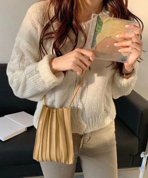 SETUP7（セットアップセブン）の「【SETUP7】プリーツPUレザーミニショルダー巾着 KNF（ショルダーバッグ・レディース・ホワイト/ブラック/ブラウン/ベージュ/ネイビー/イエロー・FREE）」の15枚目の写真